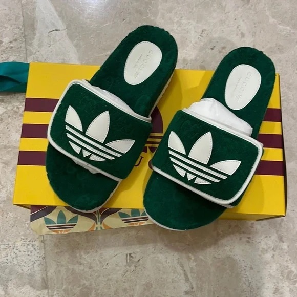 BNWT Gucci X Adidas Limited Edition Men’s Collab Slides! - Picture 2 of 3